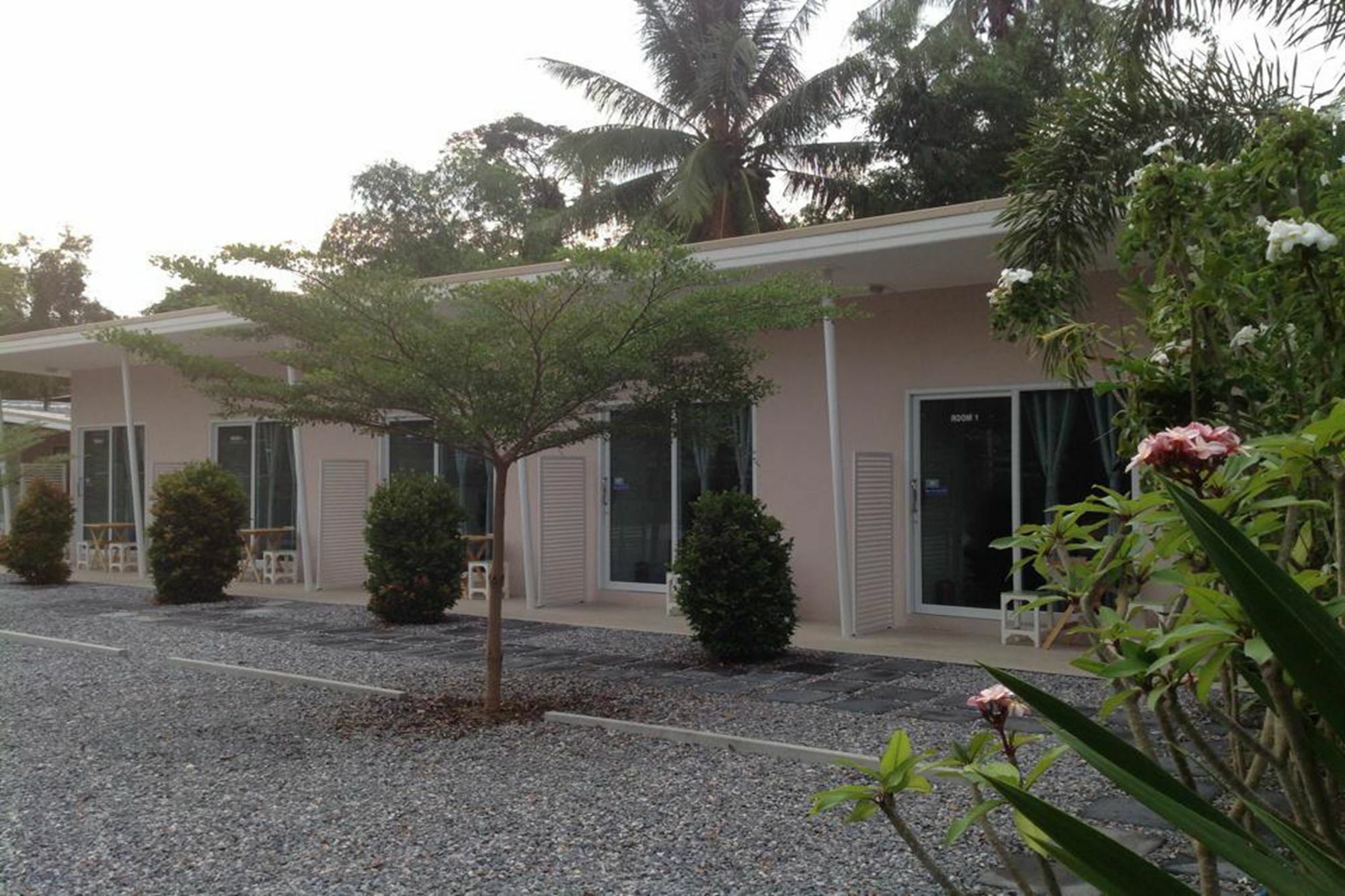 Baan Chan Suan Nong Nam Daeng Extérieur photo